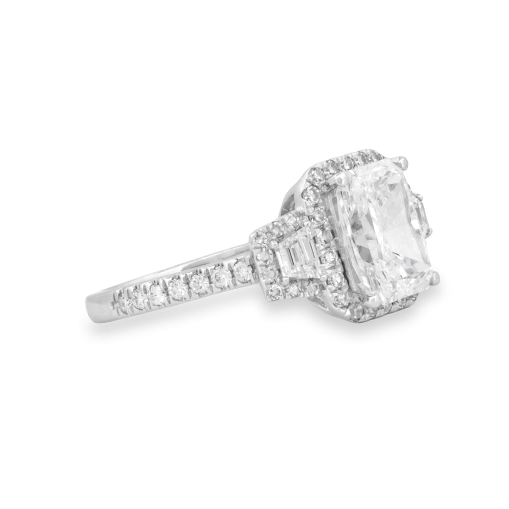 Lab-Grown Radiant Cut Diamond Ring