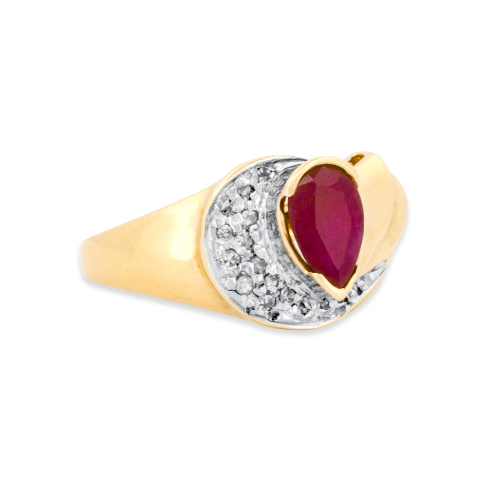 Ruby & Diamond Ring in Yellow Gold