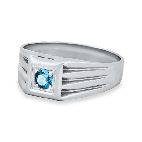 18k Blue Topaz Ring
